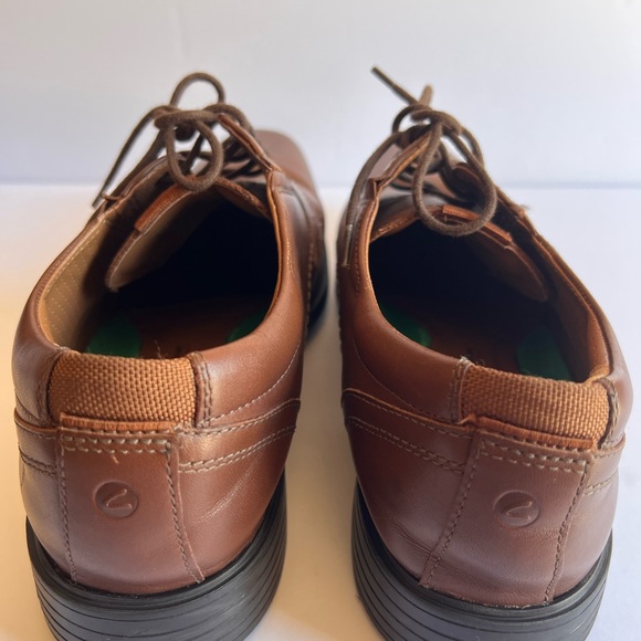 Clarks Men\'s Tan Leather Oxfords.Size 10.5 main image 3